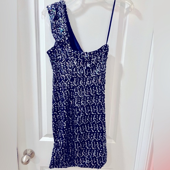 One shoulder mini dress with sequins - Picture 2 of 3
